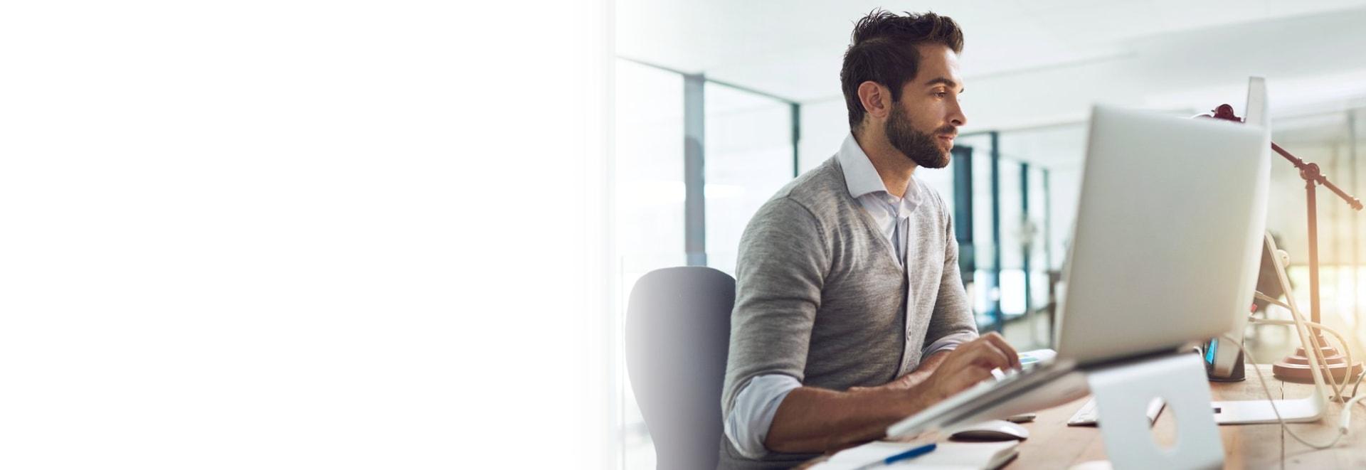 qodef-fullwidth-slider